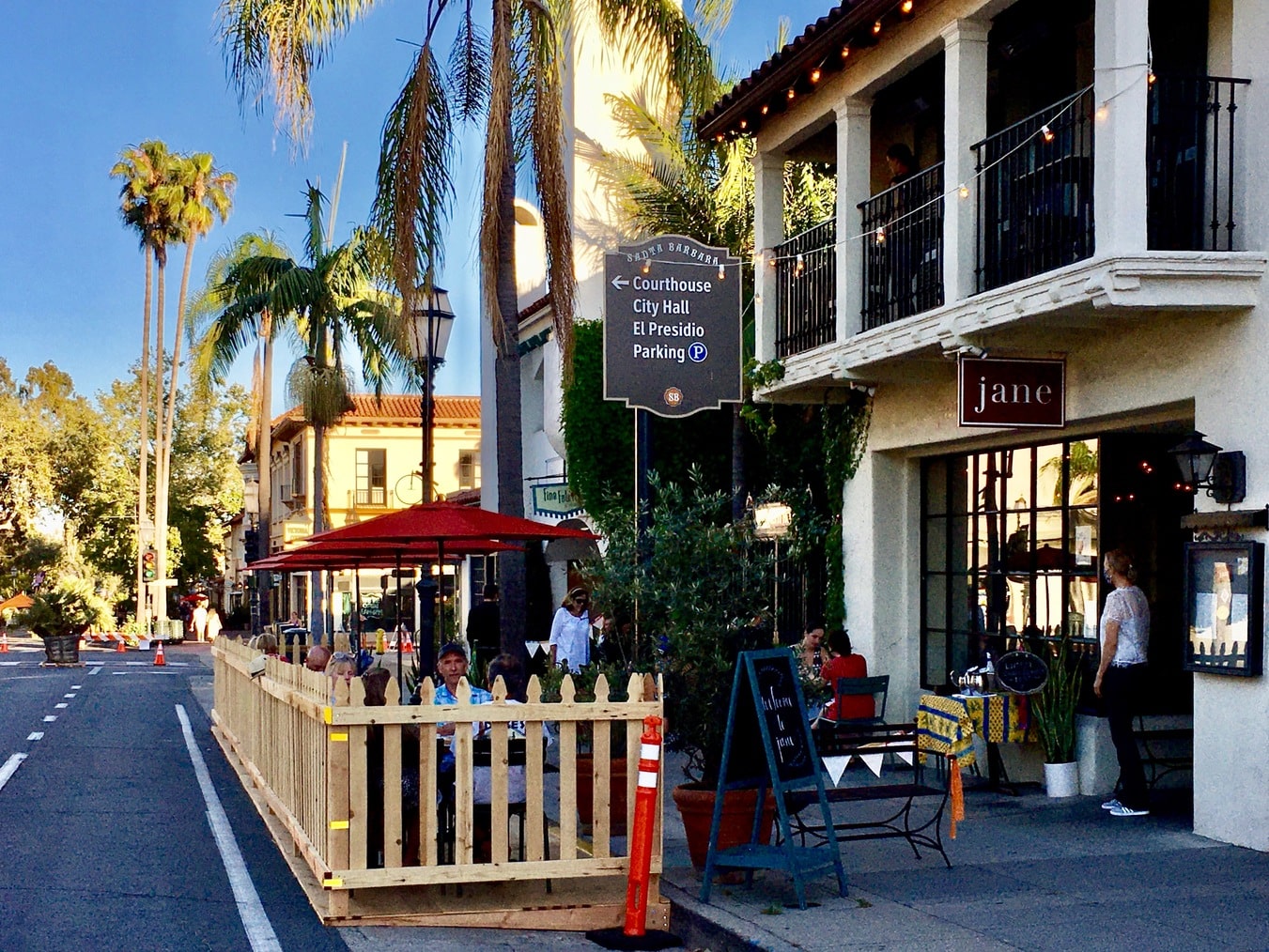 Your Guide to Holiday Shopping in Santa Barbara