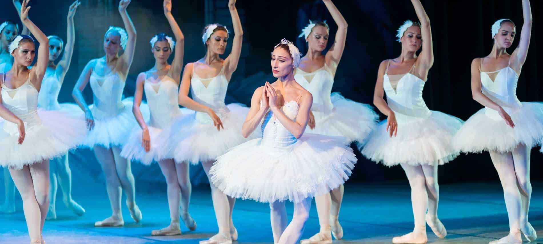 ballerinas on stage